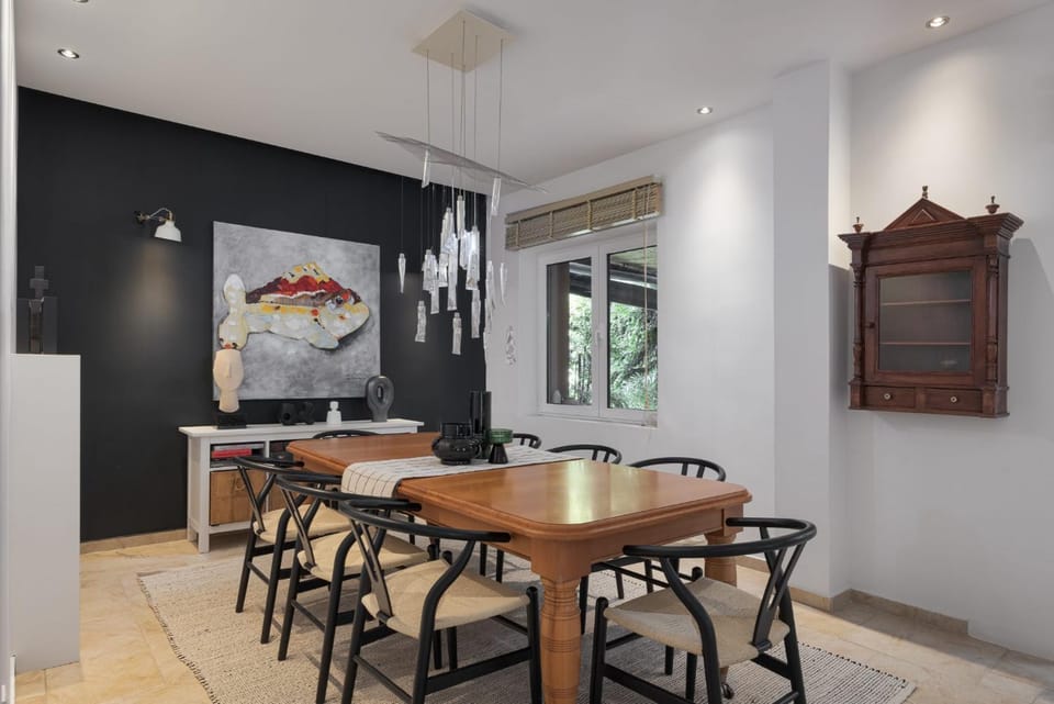 Seating area, Dining area