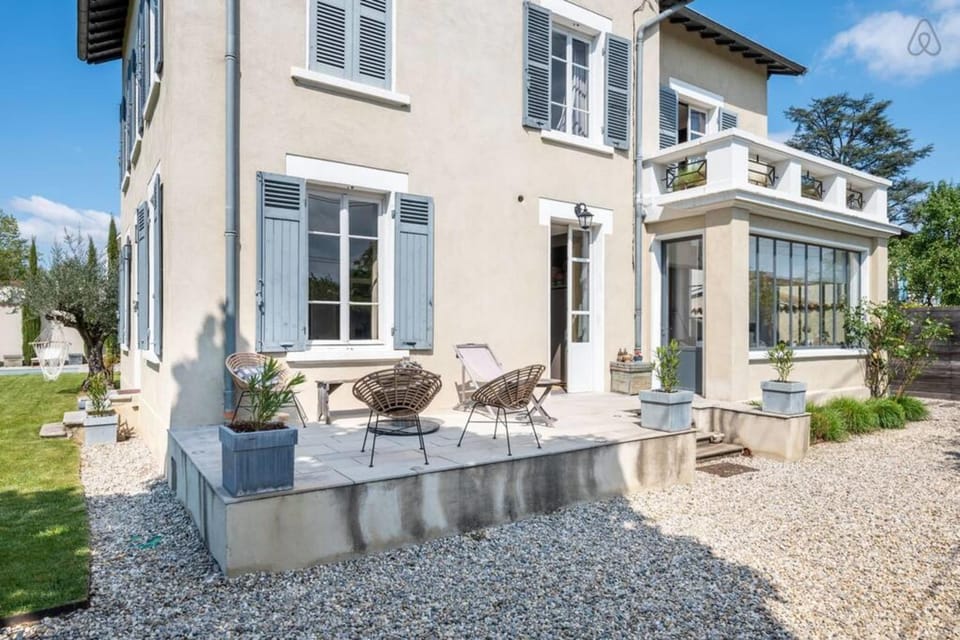 Les Cyprès - Amazing house with garden and pool Villa in Tassin-la-Demi-Lune