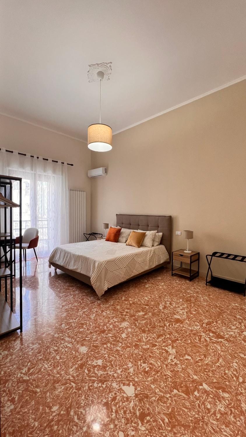 Bed, Photo of the whole room, Seating area, Bedroom