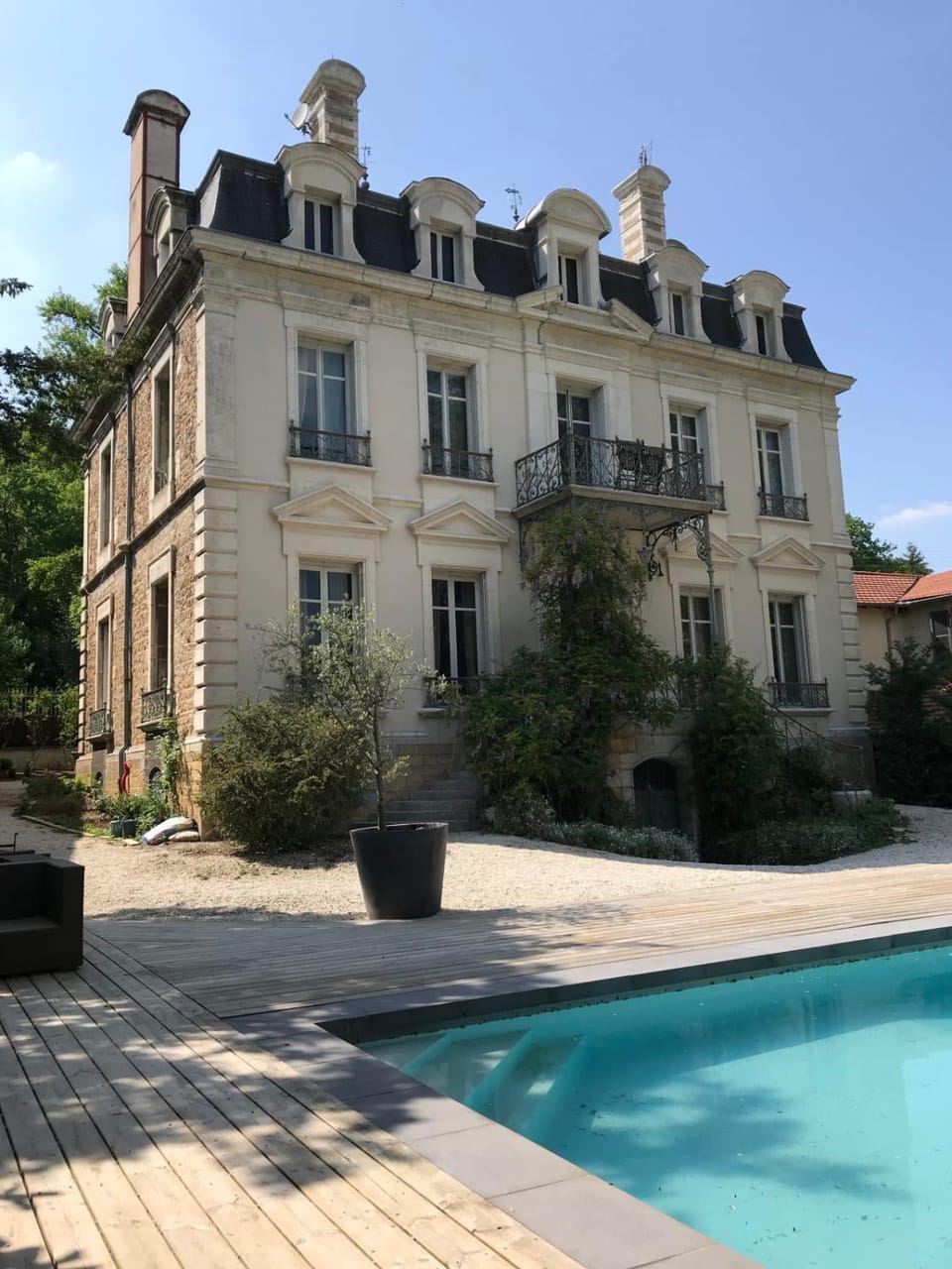 Le Manoir Amazing Hotel Particulier with garden and pool Villa in Auvergne-Rhône-Alpes