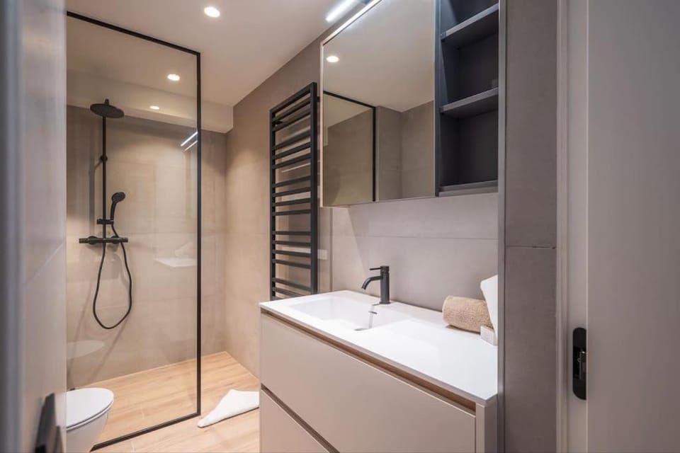 Shower, Bathroom