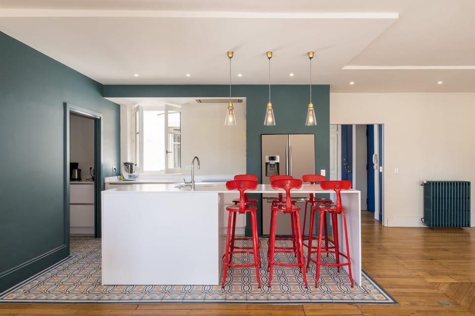 Sand - Renovated top floor apartment Apartment in Lyon