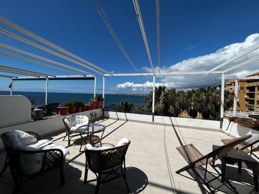 Apartment La Luna- First Line Beach Apartment in Benalmadena