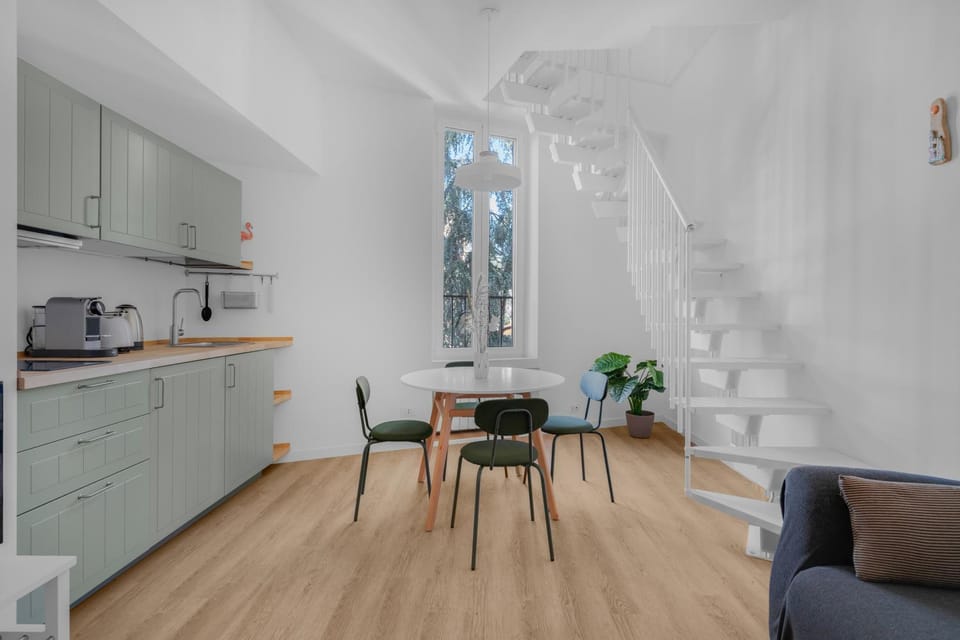 Kitchen or kitchenette, Living room, Seating area, Dining area