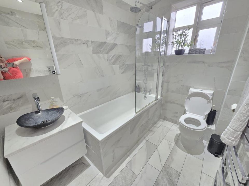 The POPULAR Chester Racecourse Apartments, Duplex, Sleeps 4, FREE Parking Apartment in Chester