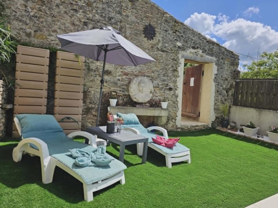 Love Room "Les Secrets de Winna" House in Nouvelle-Aquitaine