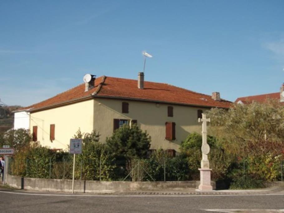 Grand Loft avec Billard Netflix et Climatisation Apartment in Vosges