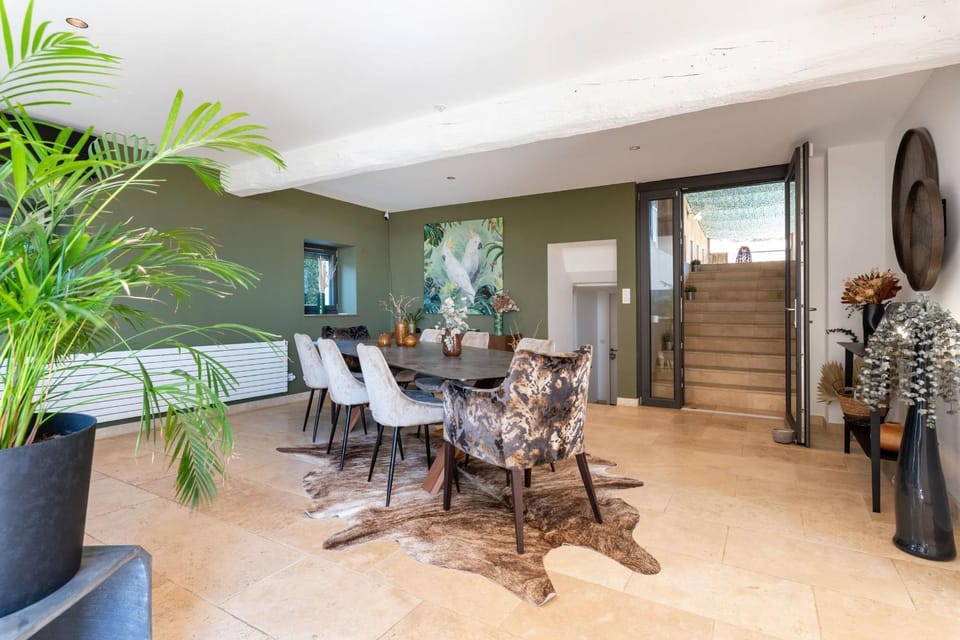 Les cèdres bleus - Beautiful house with pool and garden Villa in Auvergne-Rhône-Alpes