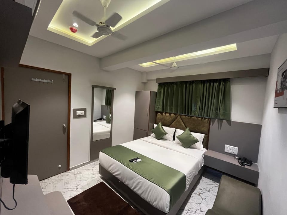 TV and multimedia, Bedroom, air conditioner