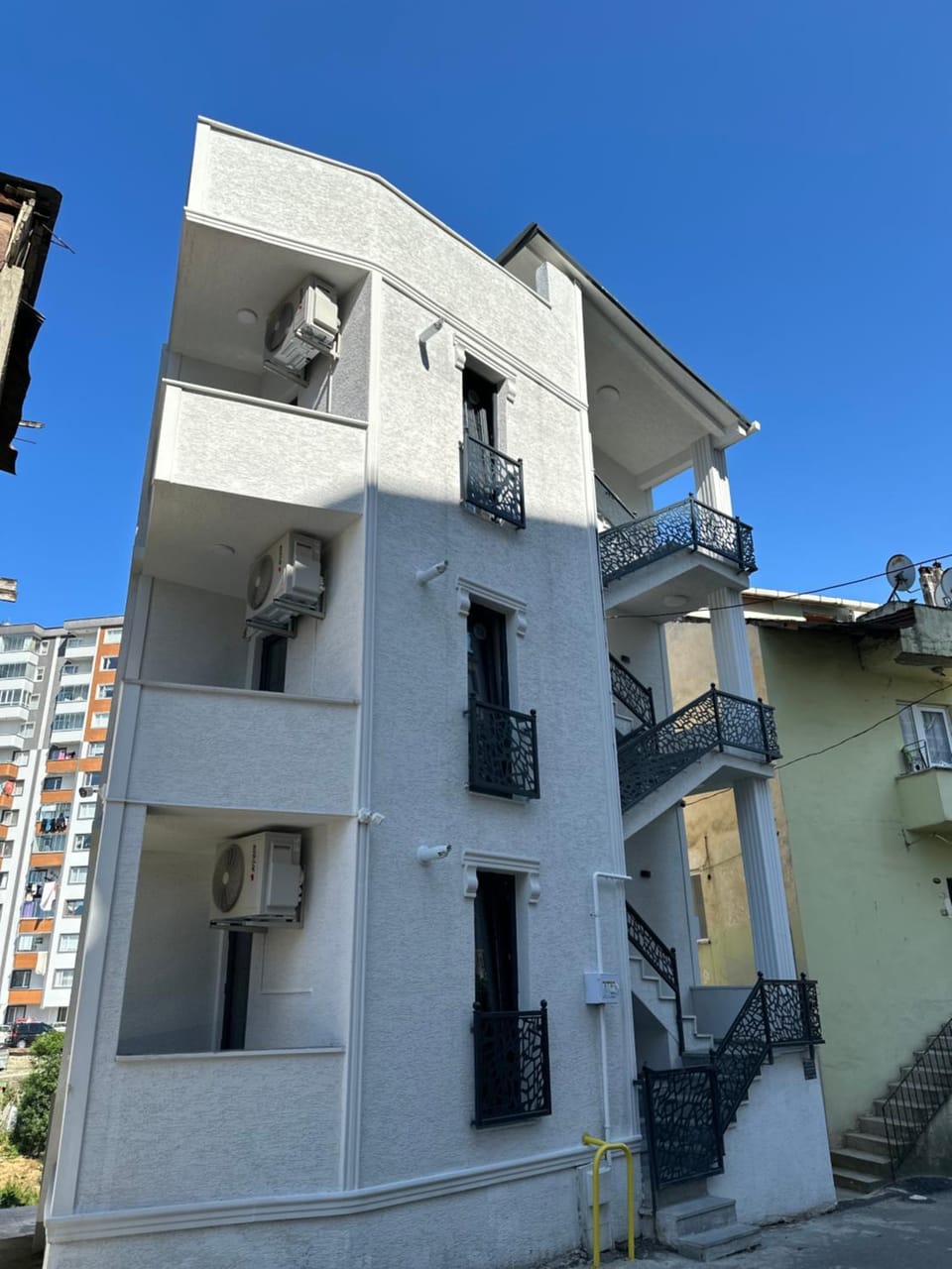 Property building, Day