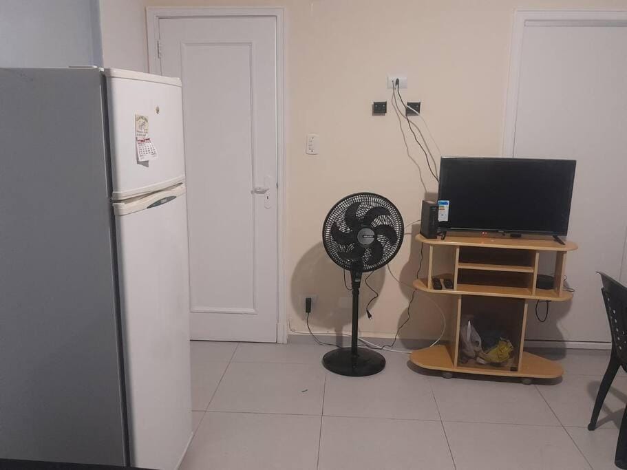 Kitnet 4 Guarujá (sem garagem) - Pitangueiras Apartment in State of São Paulo