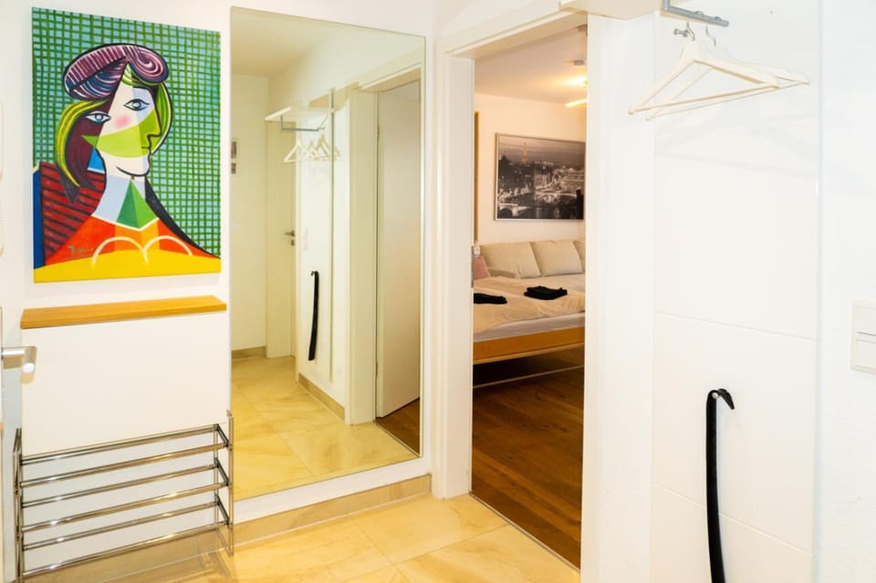 Facade/entrance, Photo of the whole room