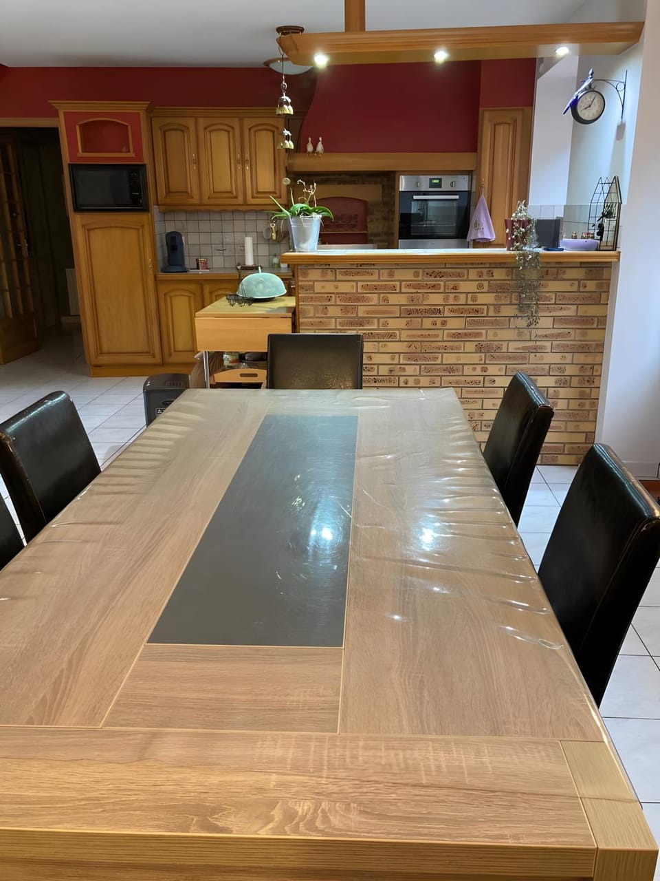 Kitchen or kitchenette, Living room