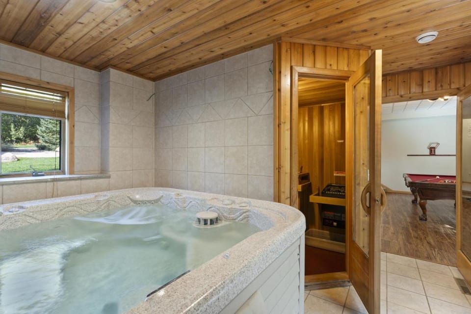 Golf Retreat Near Pelican Lake House in Breezy Point