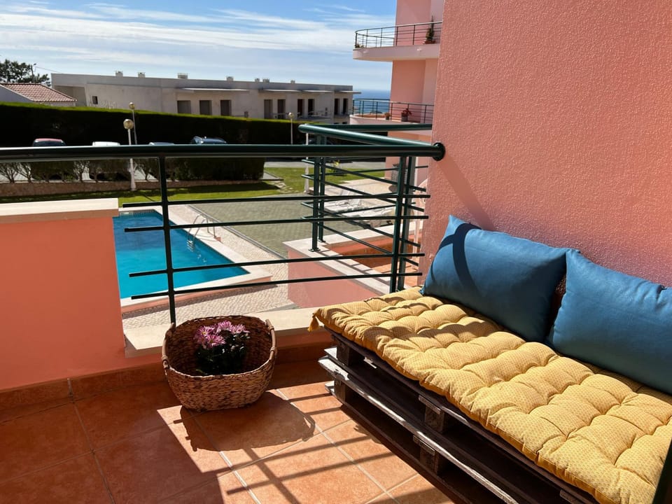Balcony/Terrace, Pool view