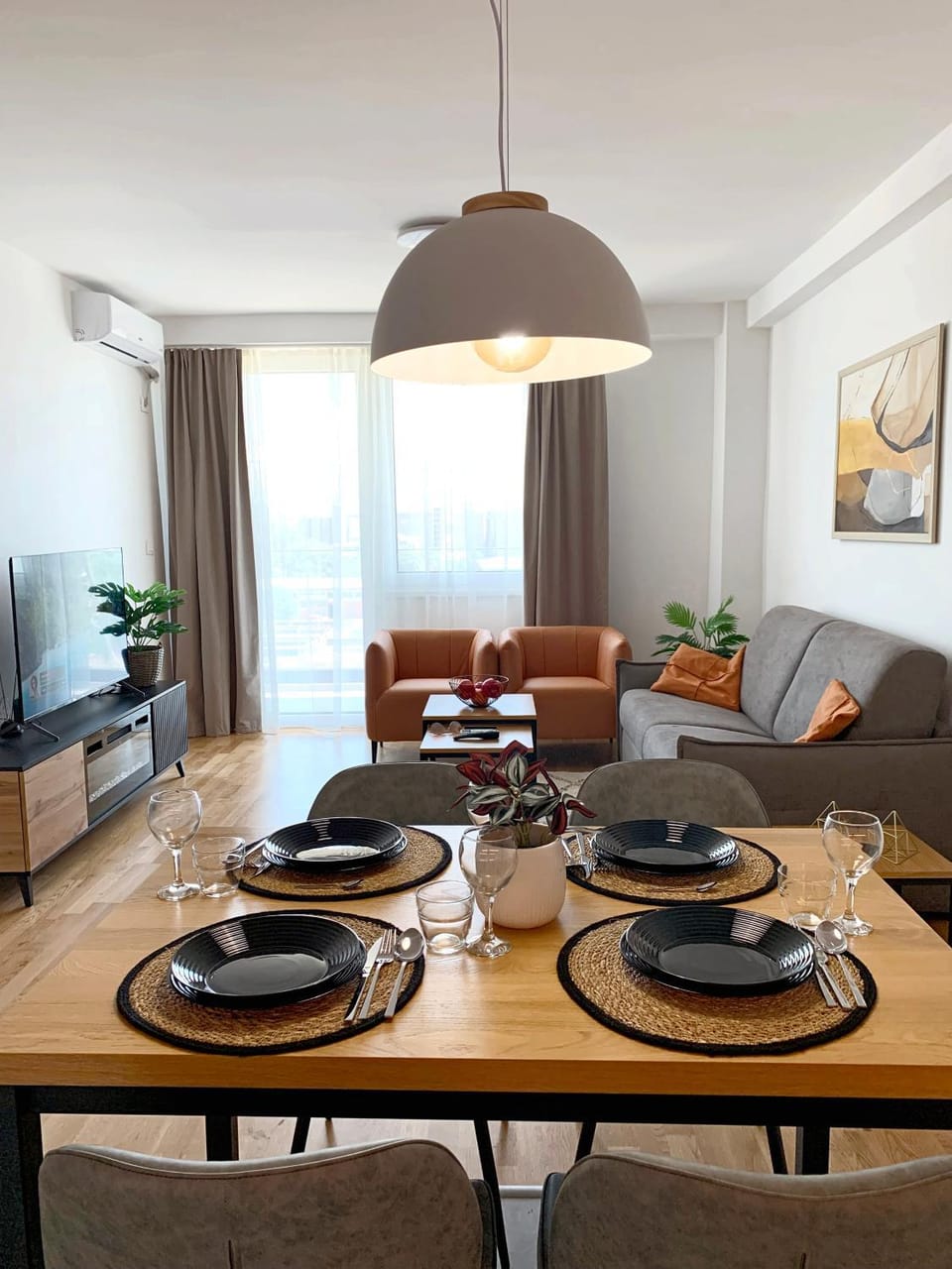 TV and multimedia, Living room, Dining area