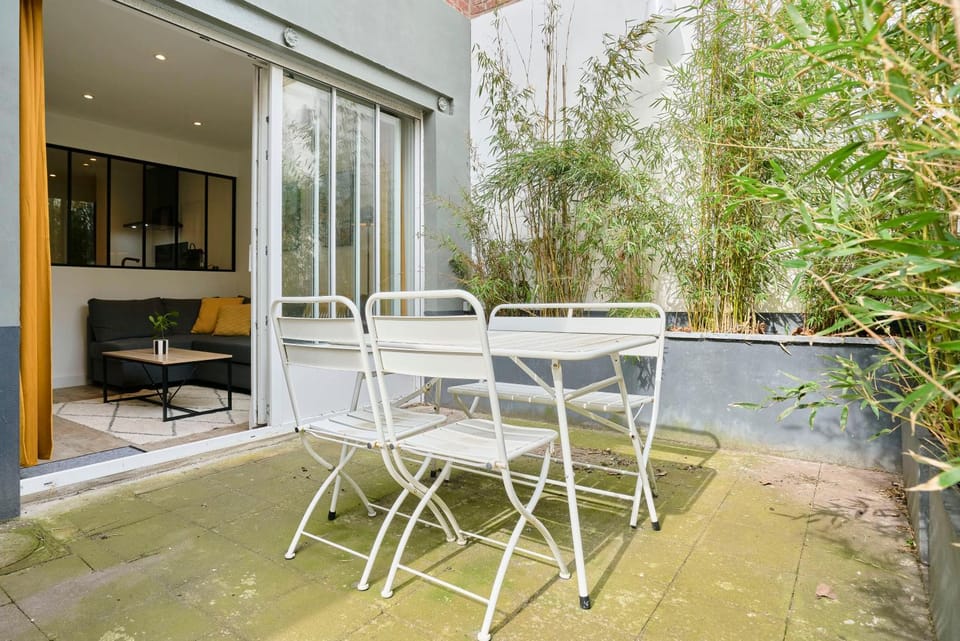 Patio, Dining area