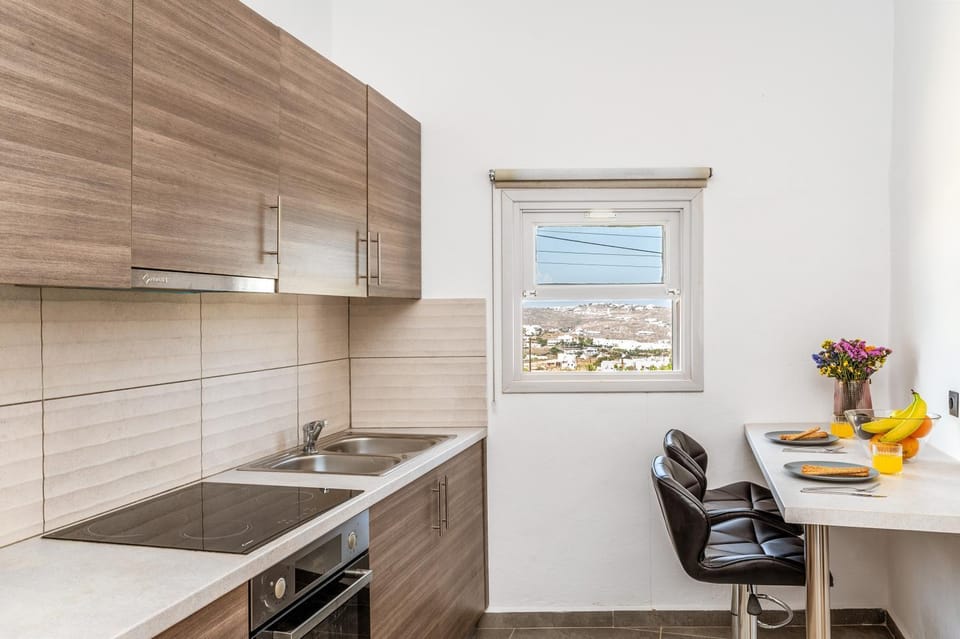 Kitchen or kitchenette, Living room