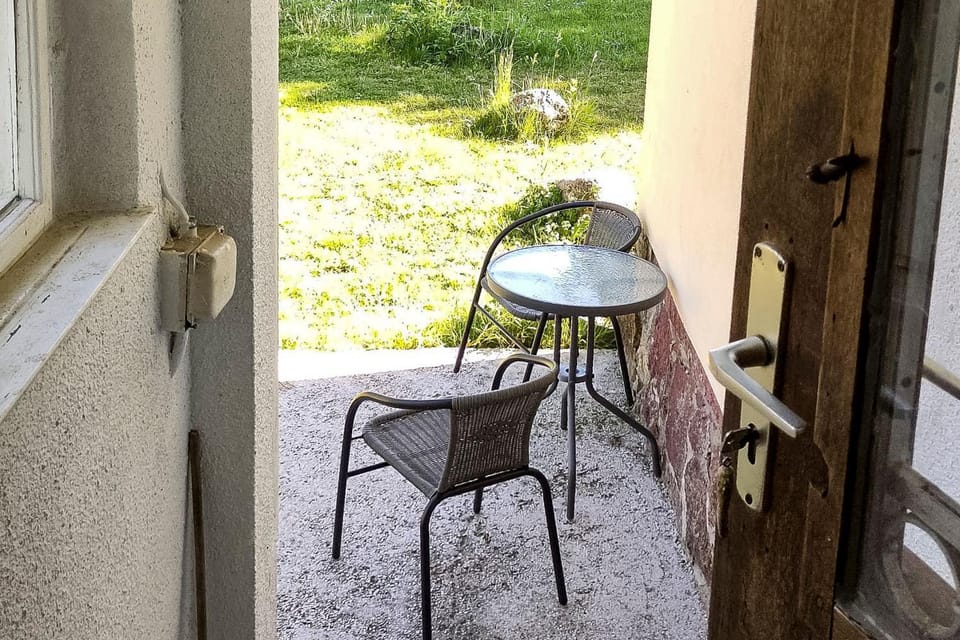 Property building, Balcony/Terrace, Garden view