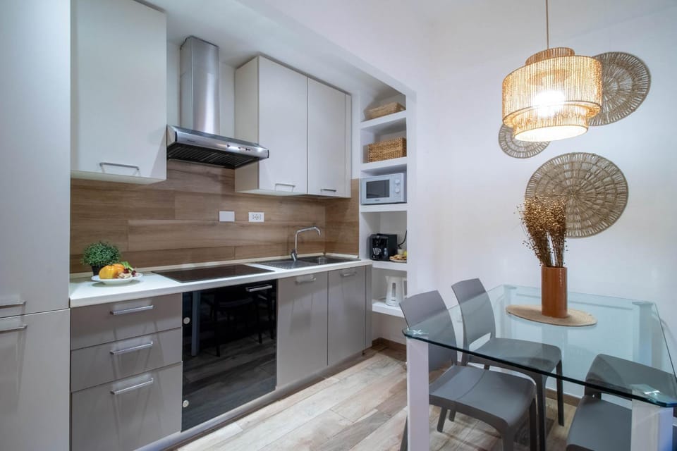 Kitchen or kitchenette, Dining area, dishwasher, stove
