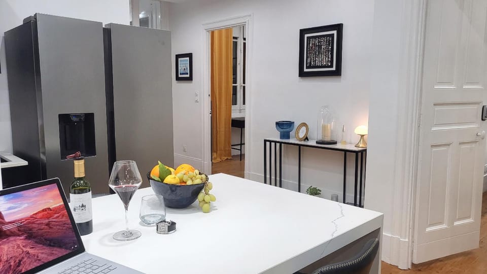 Night, kitchen