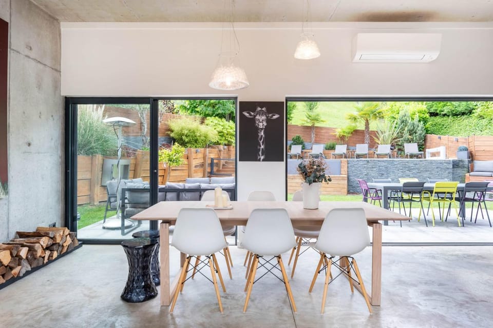 La Moderne - Modern house with pool and garden Villa in Auvergne-Rhône-Alpes