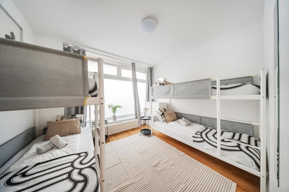 Bed, Photo of the whole room, bunk bed