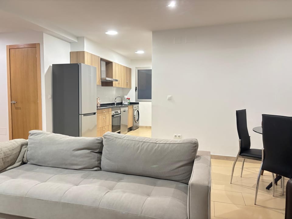 Kitchen or kitchenette, Living room, Dining area, oven