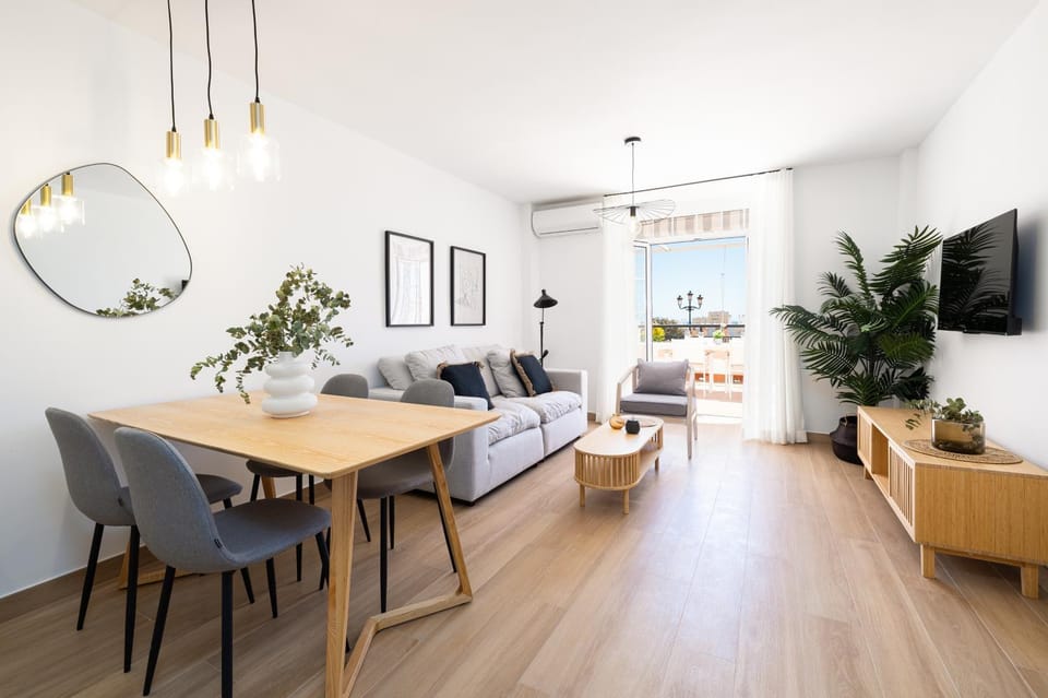 Living room, Dining area