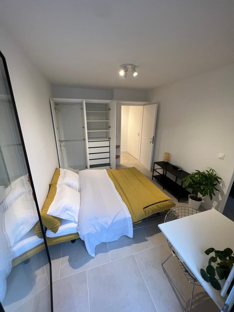 Photo of the whole room, wardrobe