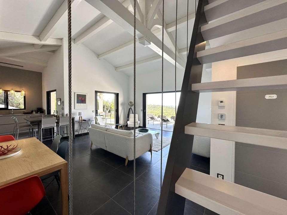 La Vigie, villa pour 8 personnes avec piscine chauffée et vue mer à La Londe-Les-Maures Villa in La Londe-les-Maures