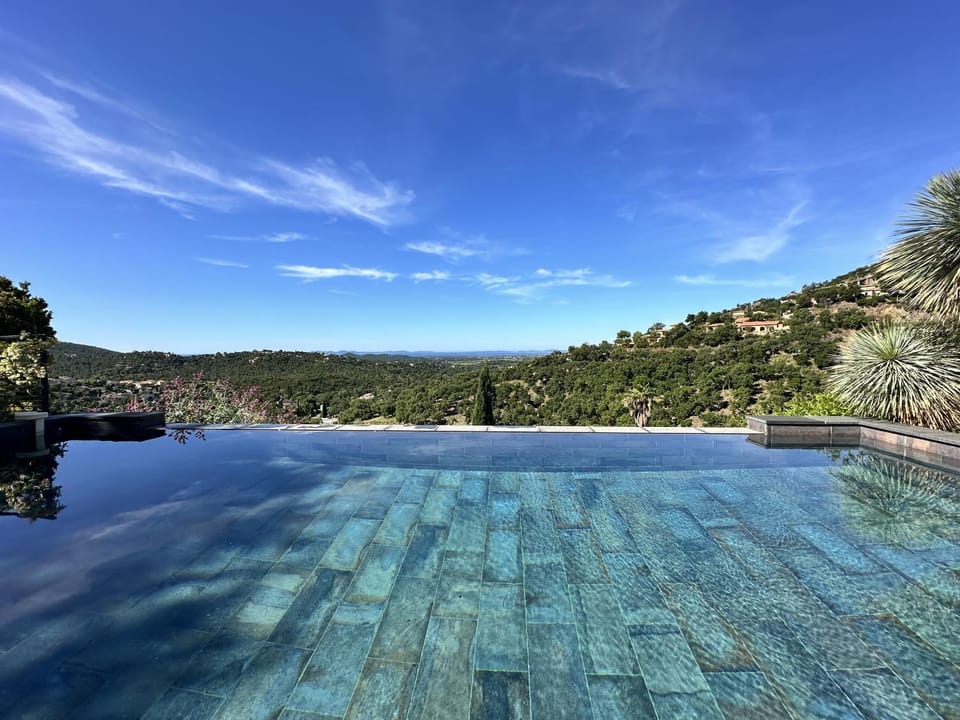 La Vigie, villa pour 8 personnes avec piscine chauffée et vue mer à La Londe-Les-Maures Villa in La Londe-les-Maures