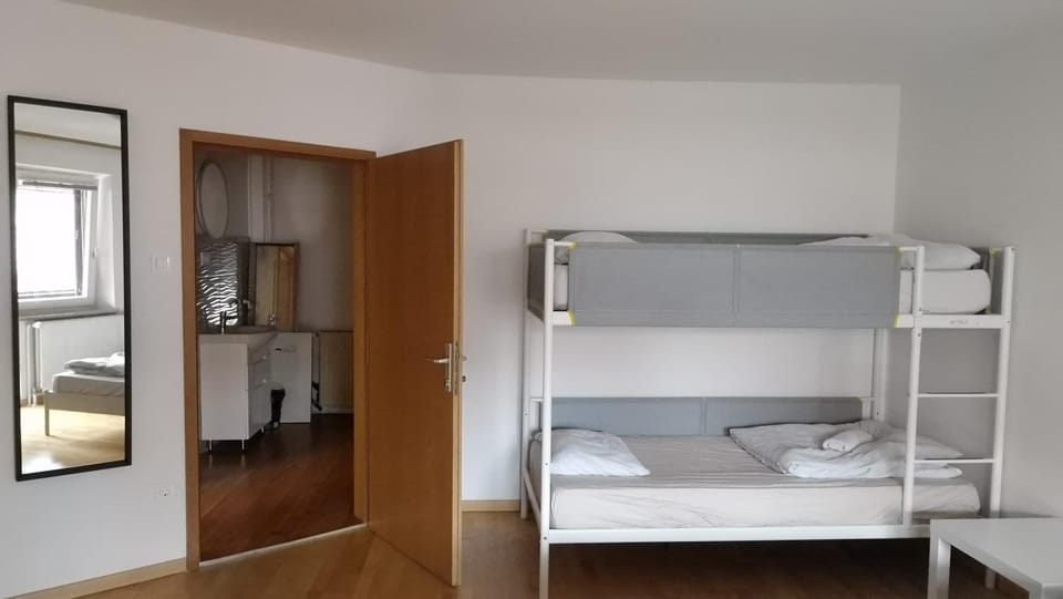 Bed, bunk bed, towels