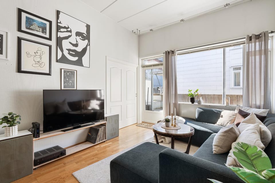 TV and multimedia, Living room, Seating area