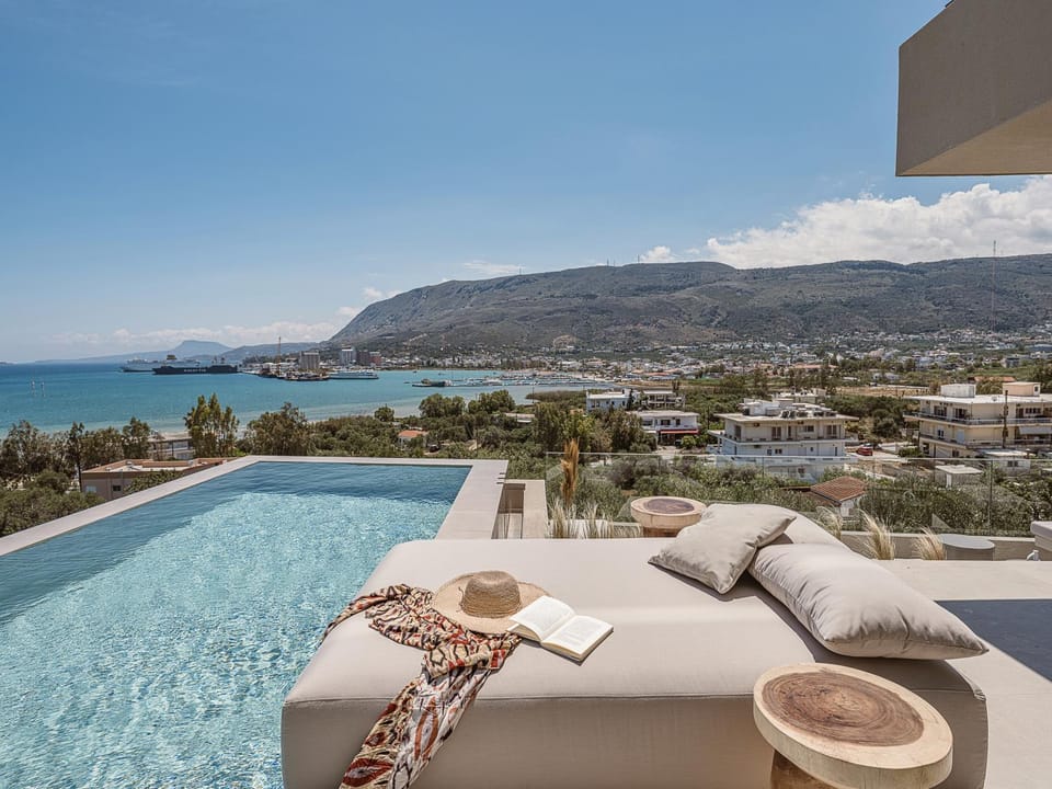 View (from property/room), Pool view, Sea view, Swimming pool, sunbed, sunbed