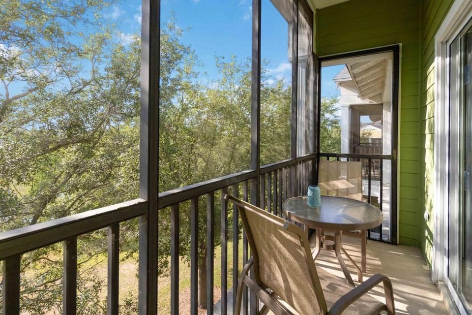 Beautiful condo in Bahama Bay Apartment in Four Corners