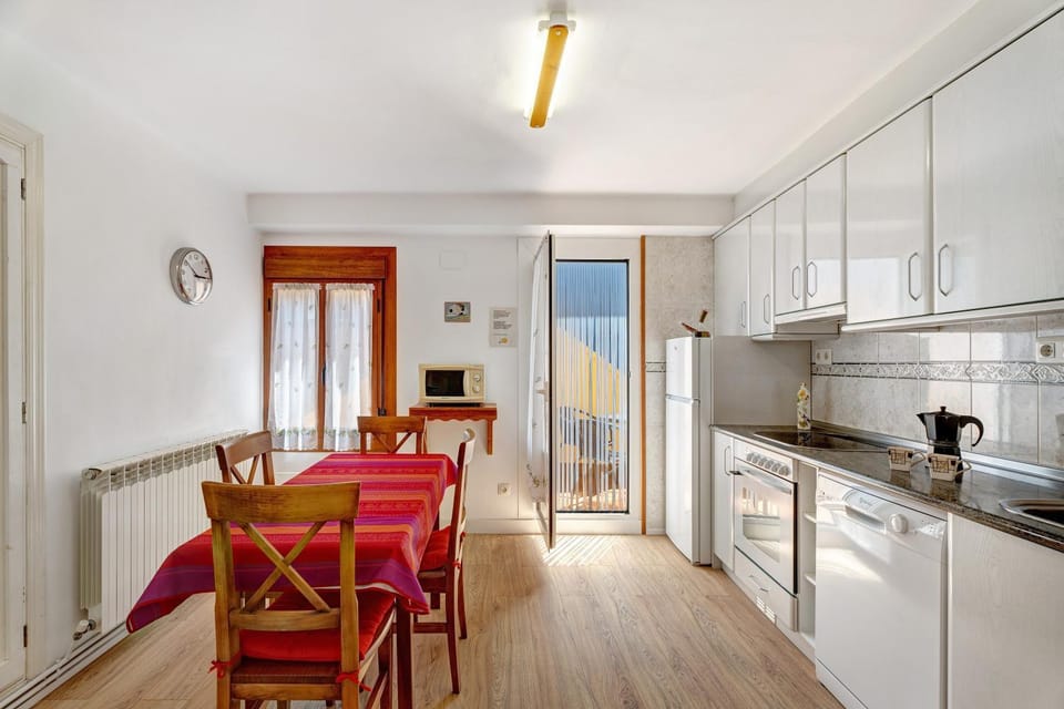Property building, Kitchen or kitchenette, Living room