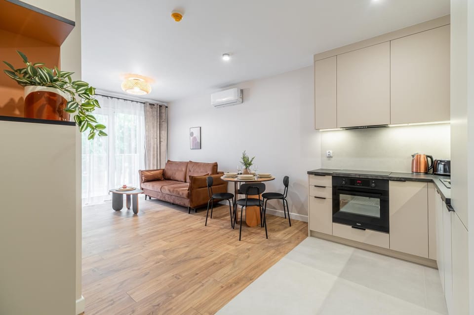 Kitchen or kitchenette, Living room, Seating area, oven