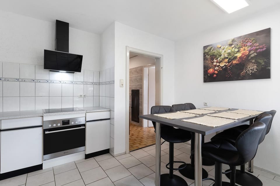 Property building, Kitchen or kitchenette, Living room