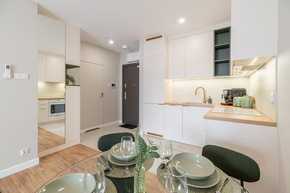 Coffee/tea facilities, Kitchen or kitchenette, stove, toaster