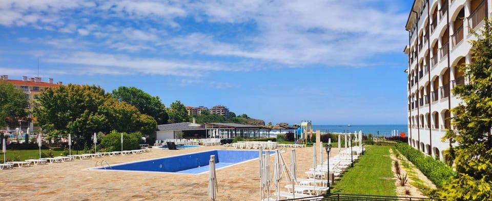Апартамент Стела в к-с Реджина Маре Apartment in Burgas Province