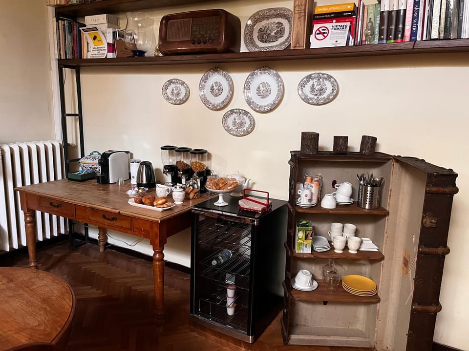 Coffee/tea facilities, Kitchen or kitchenette, Food and drinks, Food, Breakfast