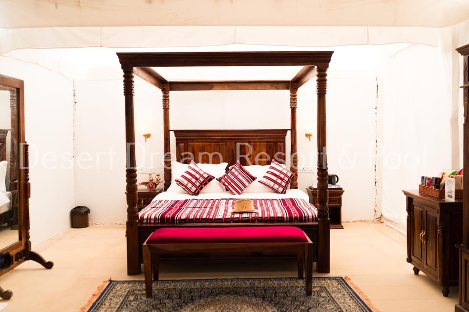 Bed, Photo of the whole room, wardrobe