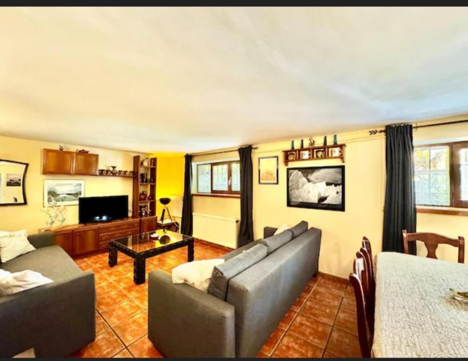 Abantos LA CASA DE GALAPAGAR Country House in Community of Madrid