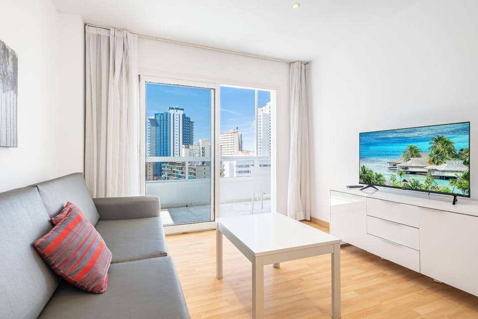TV and multimedia, Living room, City view