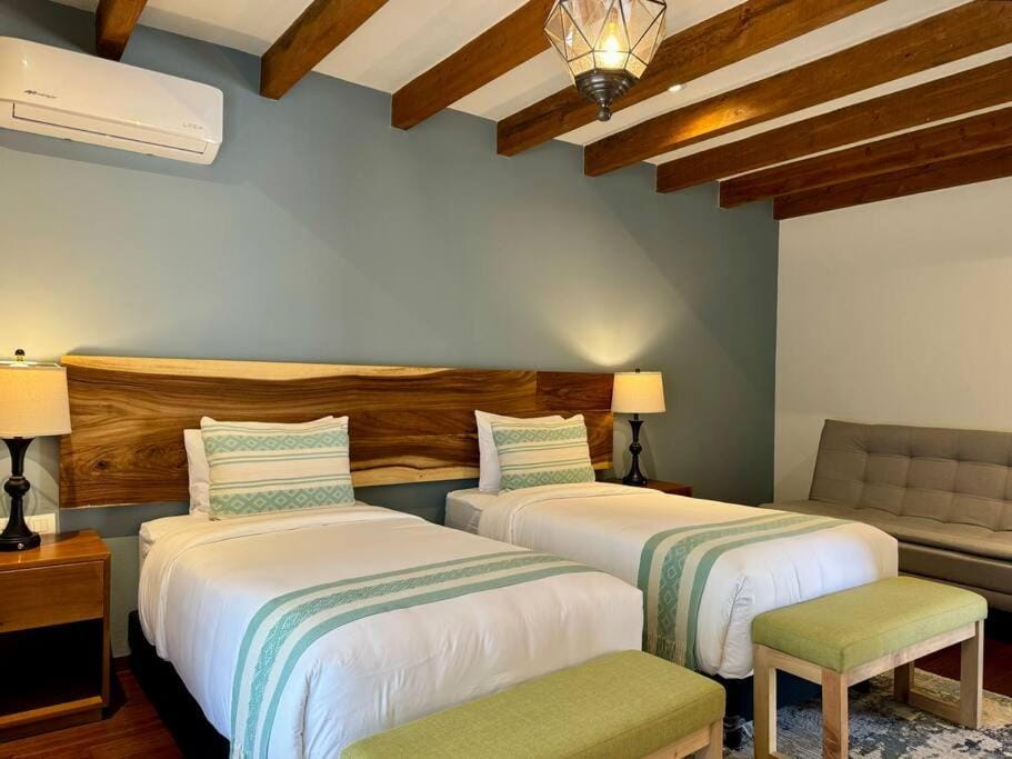 Glamorous 2BR Centro APT AC and Best Parish View in Town Apartment in San Miguel de Allende