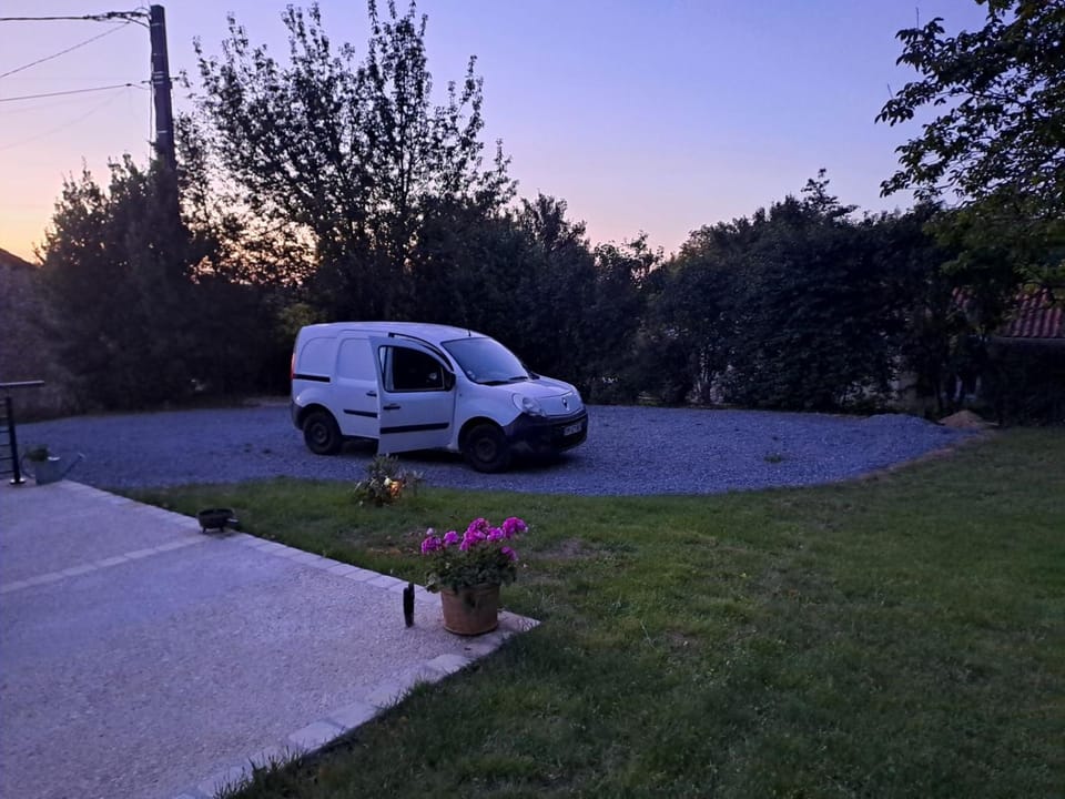 Garden, Parking