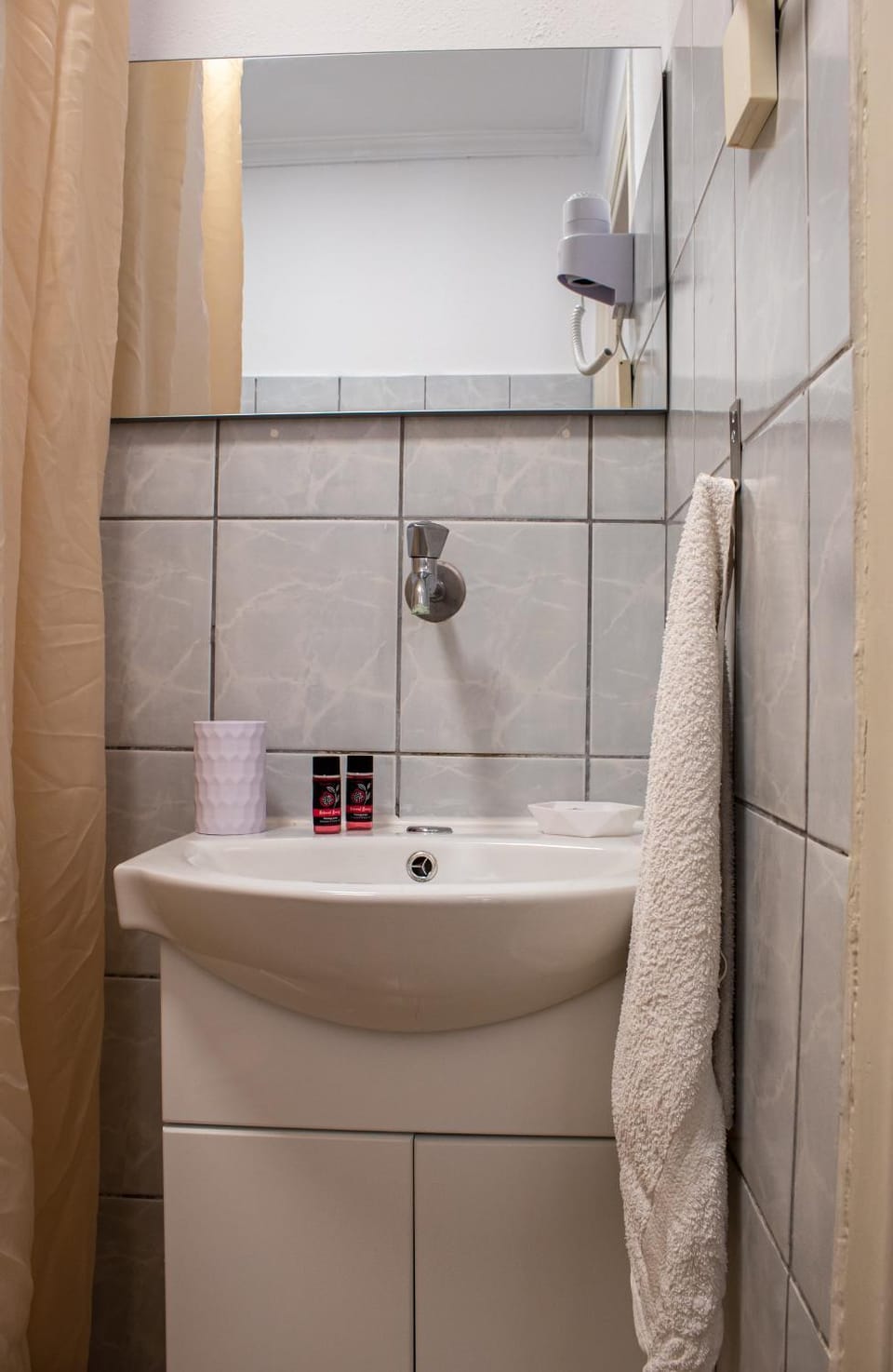 Shower, Bathroom, towels