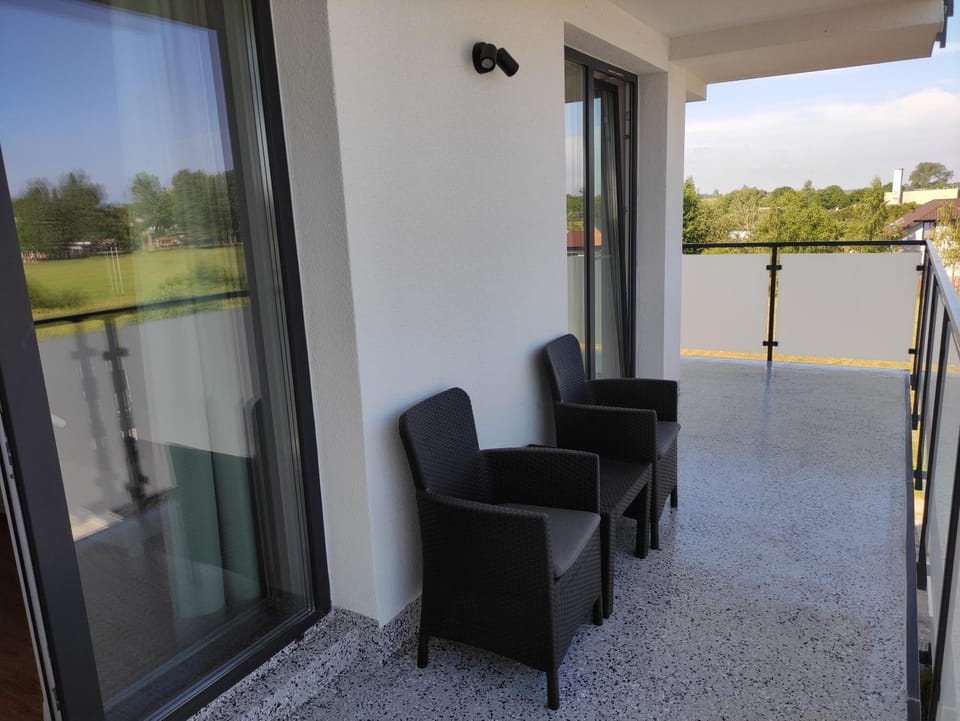 Day, Balcony/Terrace, Seating area