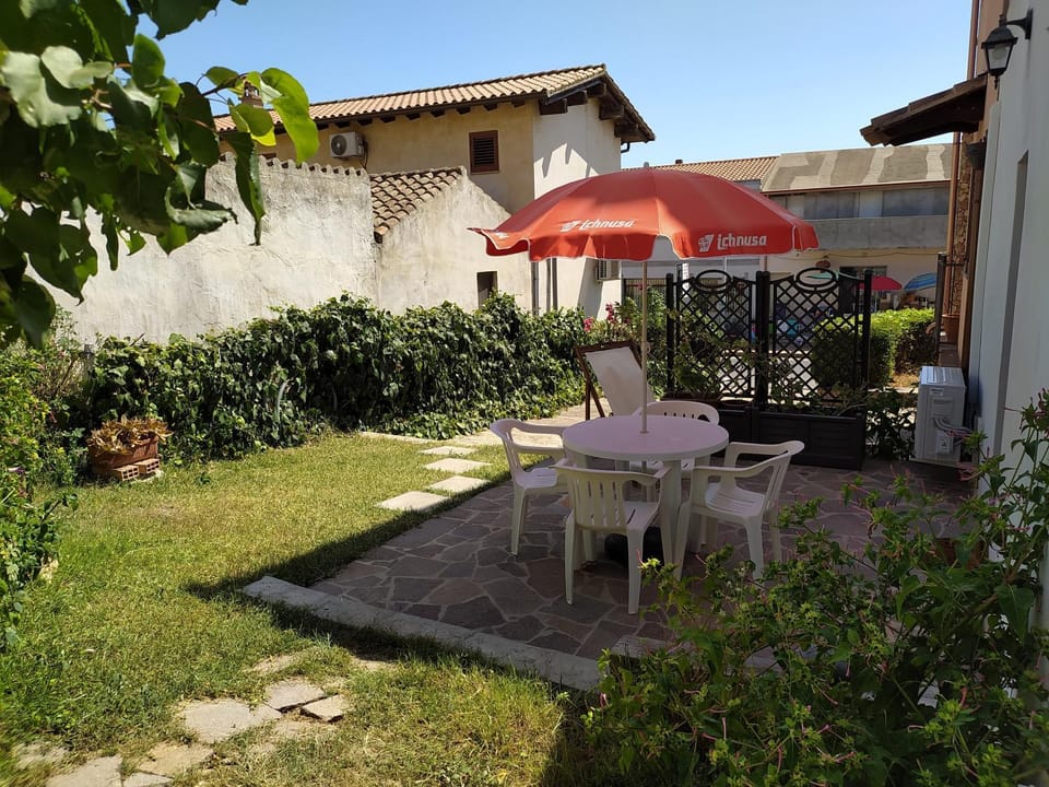 Garden, Dining area, Garden view